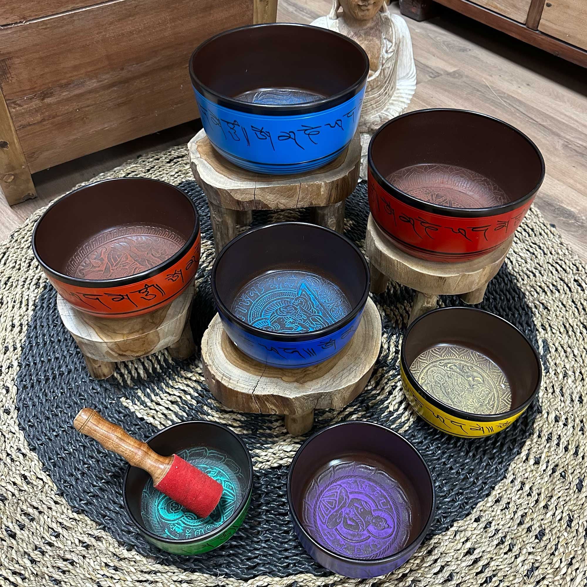 Small Chakra Set of Seven Singing Bowls (14–22cm)