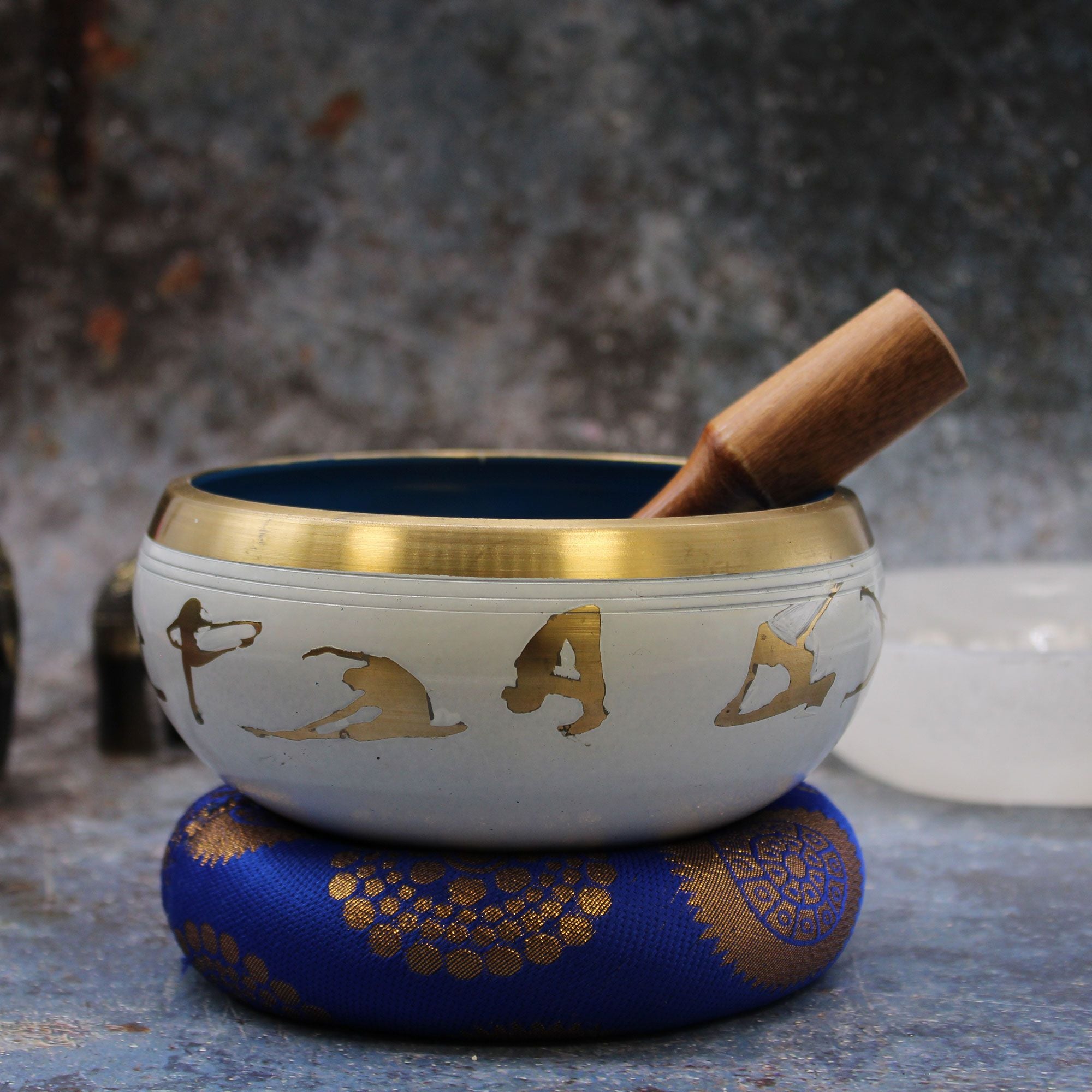 Large Yoga Moves Singing Bowl Set – White/Blue (14cm)