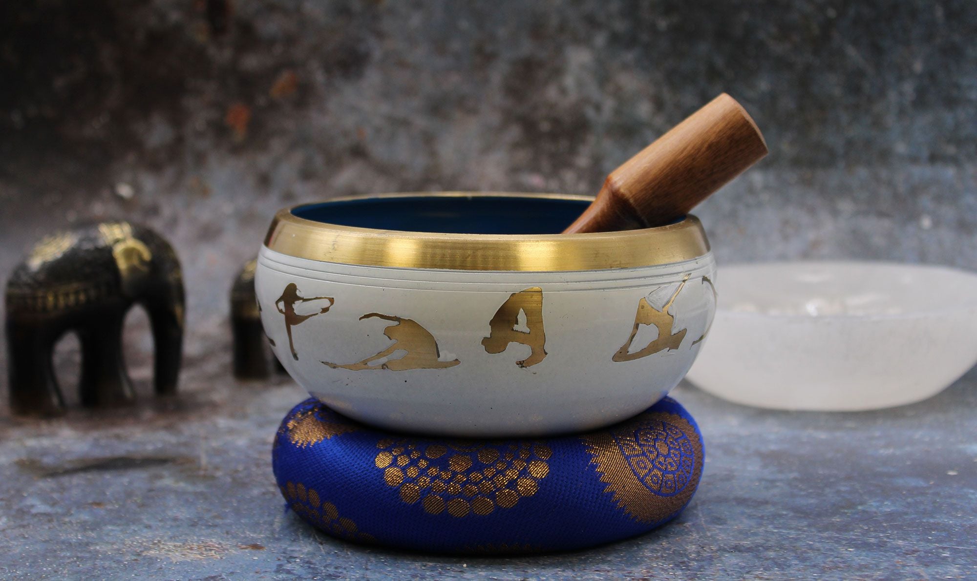 Large Yoga Moves Singing Bowl Set – White/Blue (14cm)