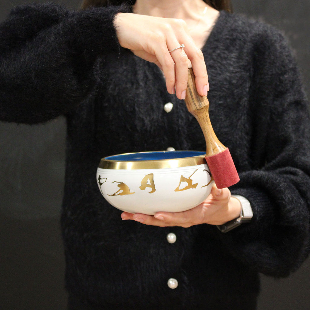 Large Yoga Moves Singing Bowl Set – White/Blue (14cm)